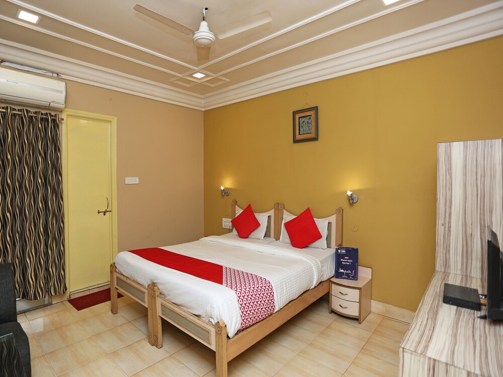 OYO 24860 Hotel Shiva International in Bilaspur, India
