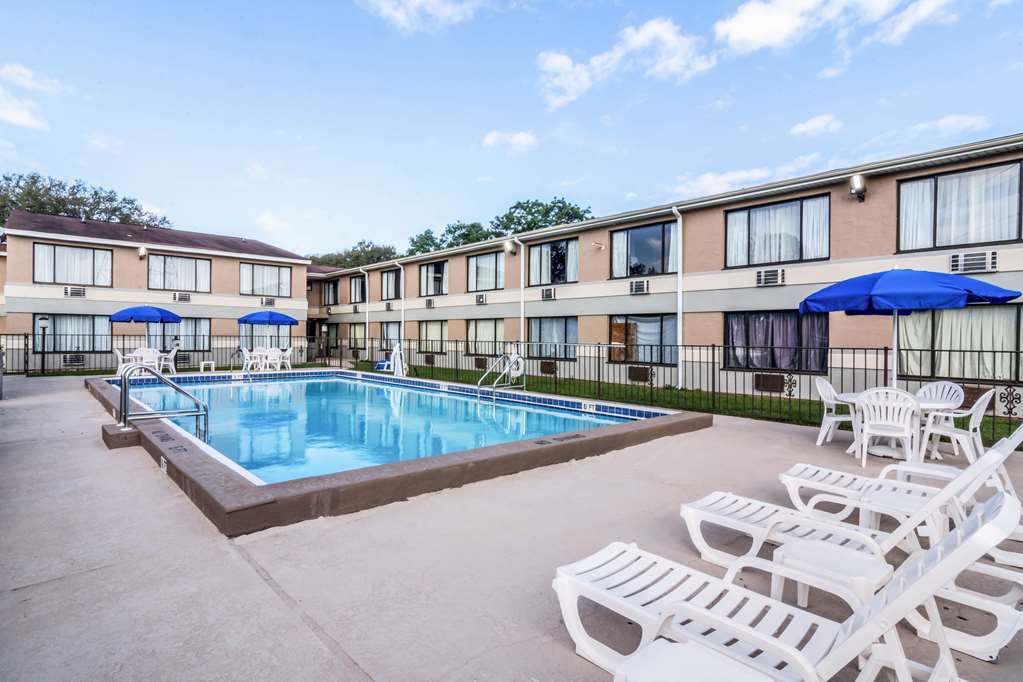 Quality Inn Pensacola North — hotel in Pensacola