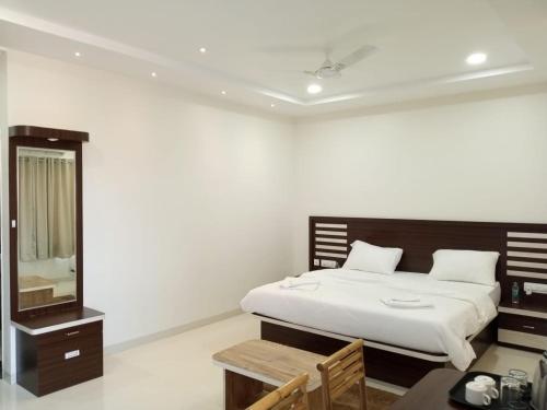 Hotel Ajanta green restaurant and resort in Unknown City, India