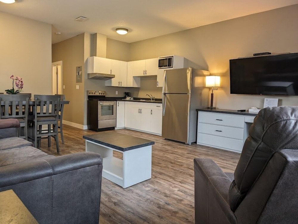 Creston Hotel - carbon neutral hotel in Creston