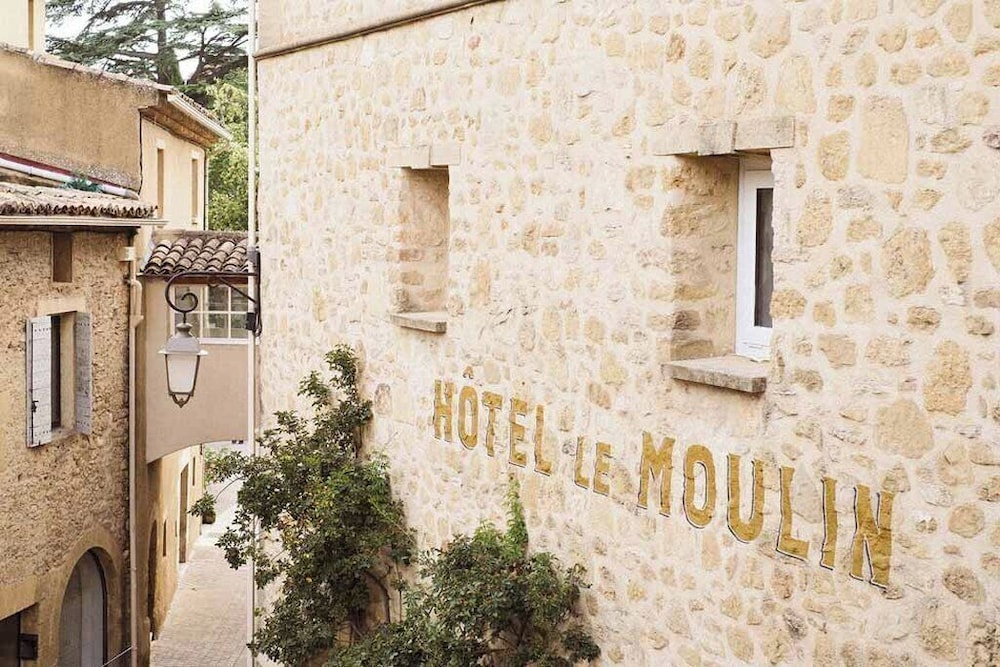 Le Moulin Lourmarin a Beaumier Hotel — 4-Star Luxury Hotel in Lourmarin, France
