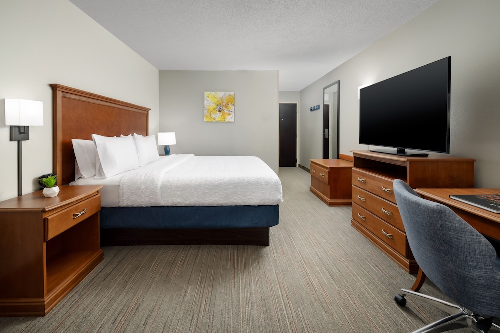 Hampton Inn Memphis Walnut Grove Baptist Hospital East - photo 15