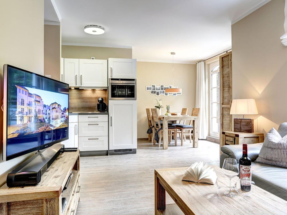 Beach Idyll Holiday Apartment — 4-Star Luxury Hotel in Ostseebad Sellin, Germany