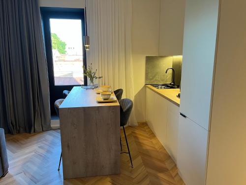 J&J City Centre Apartment