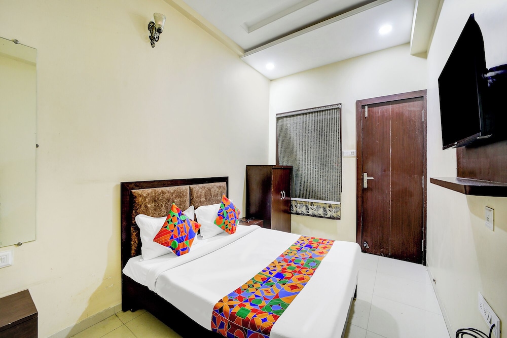 Fabhotel The Shloka