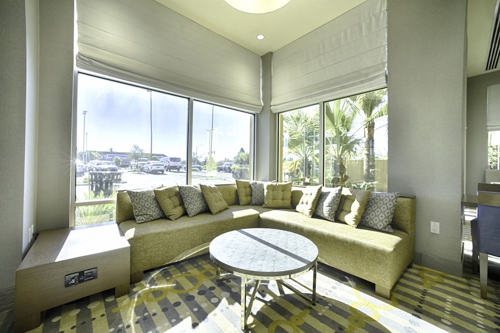 Hilton Garden Inn Santa Barbara Goleta - photo 12