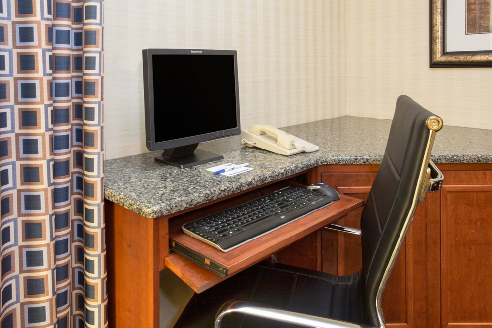 Abilene Inn & Suites - photo 21