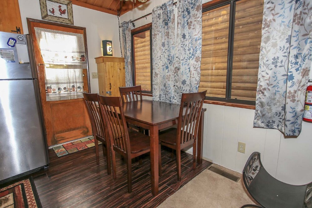 The Cuddle Inn — Big Bear Lake — photo 4