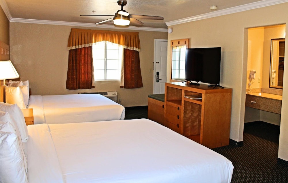 Lake Point Lodge - photo 18