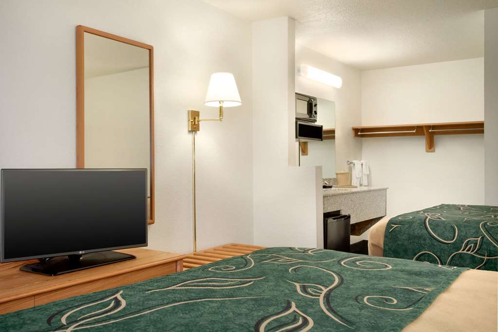 Travelodge by Wyndham Cheyenne - photo 11