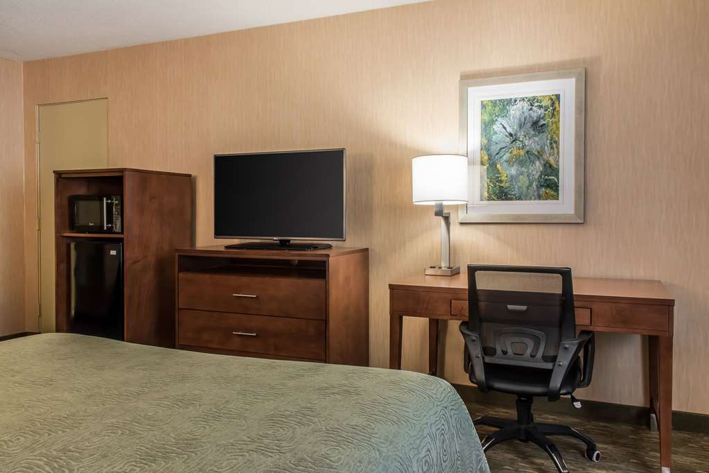 Quality Inn Bedford - photo 10