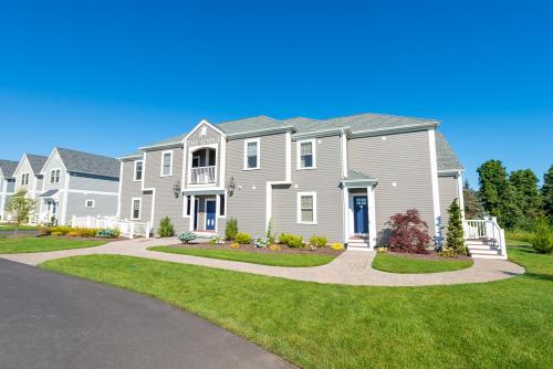 The East Island Reserve Hotel - photo 40