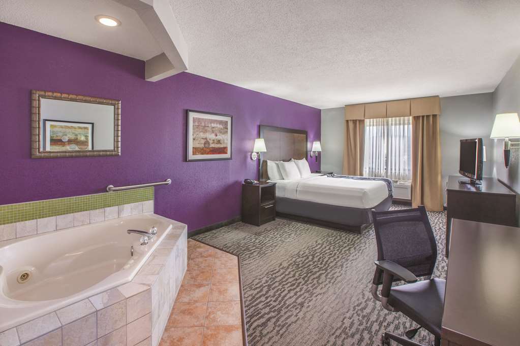 La Quinta Inn & Suites by Wyndham Erie - photo 43