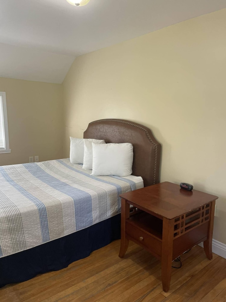 Grand Beach Inn - photo 13