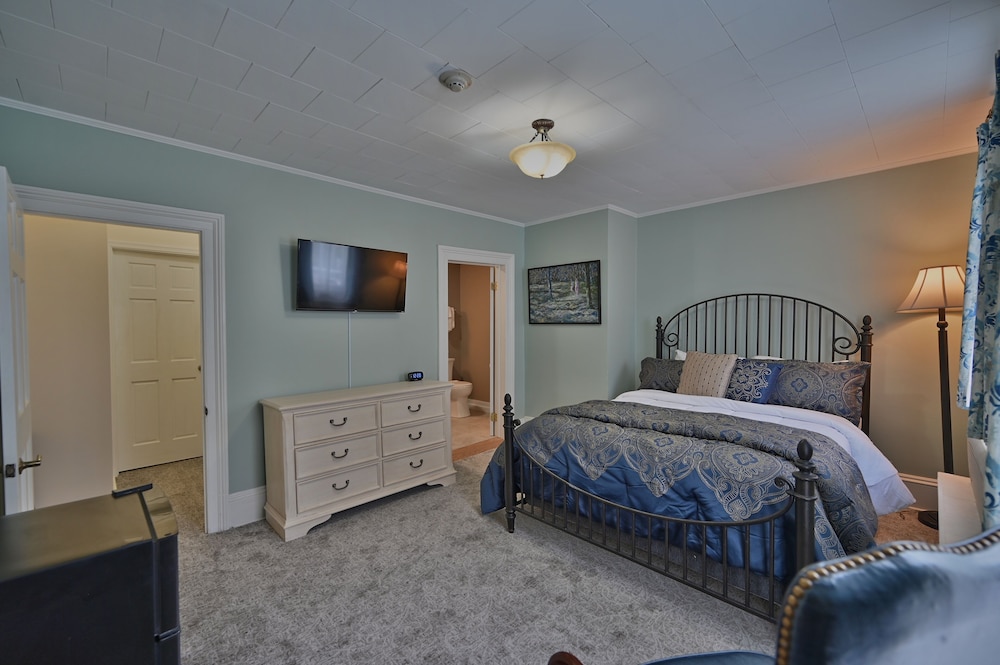 Tom Quick Inn - photo 4