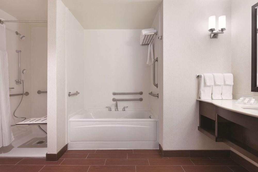 Hilton Garden Inn Rochester Downtown NY - photo 41