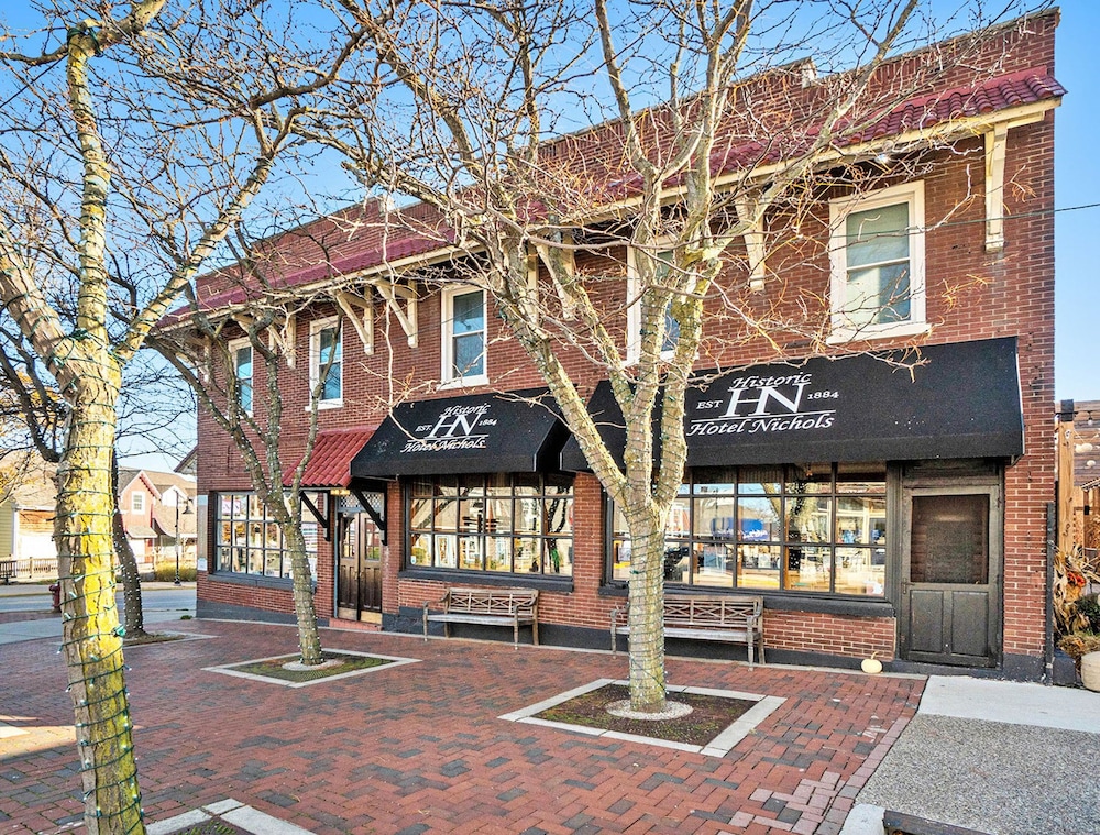 Historic Hotel Nichols - featured photo