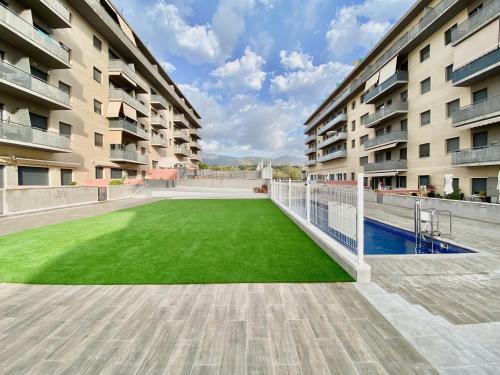Apartamento con piscina Sant Carles de la RA pita — 4-Star Luxury Hotel in Sant Carles De La Rapita, Spain