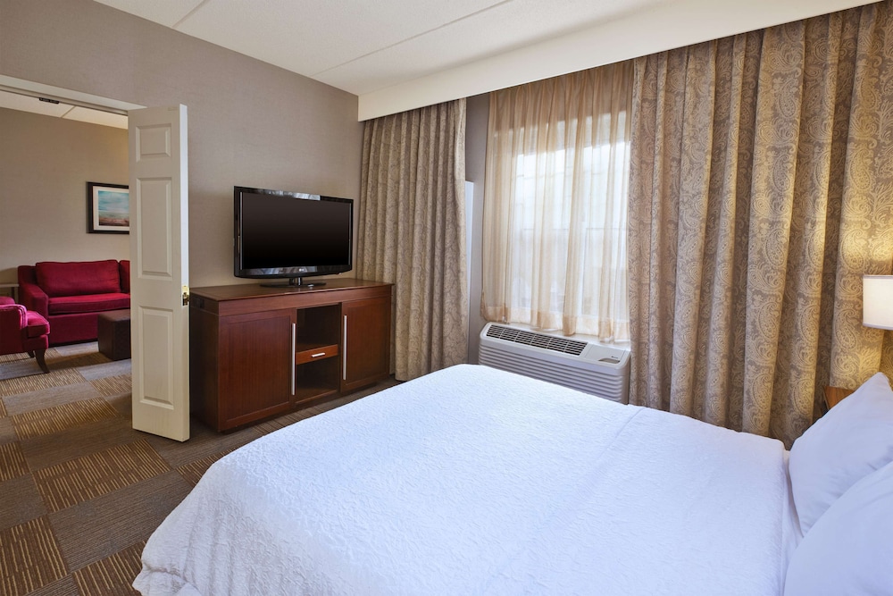 Hampton Inn & Suites Providence Warwick Airport - photo 25