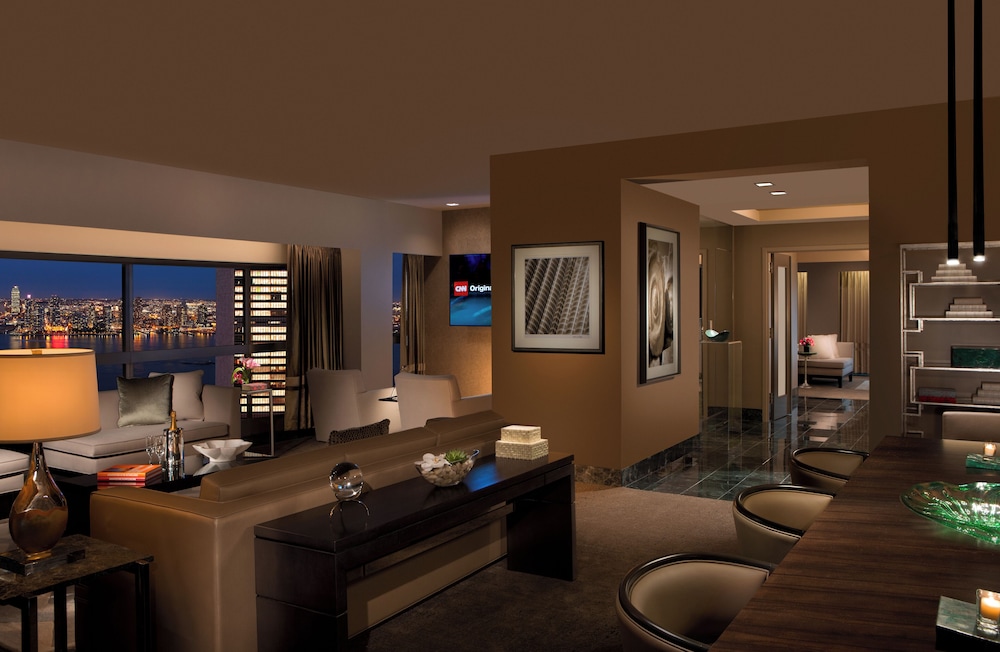 Millennium Hilton New York One UN Plaza - photo 11