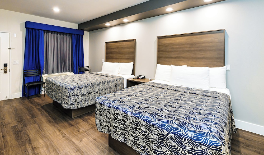 Palace Inn Blue Edgebrook - photo 8