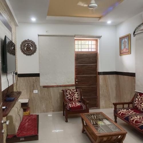 65 Sharma nivash - carbon neutral hotel in Vrindavan
