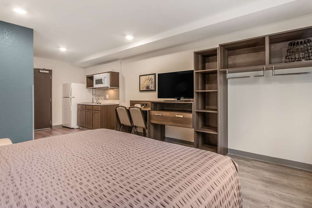 WoodSpring Suites Doral Miami Airport - photo 17