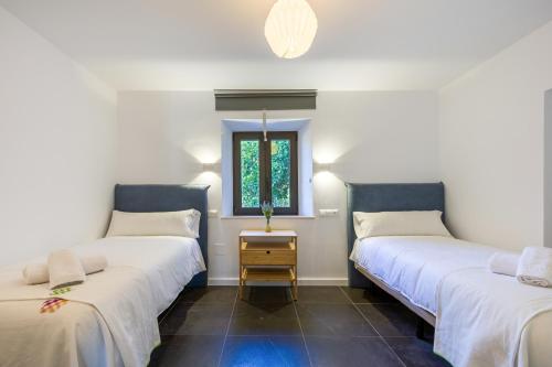 Casas rurales Las Mellizas Piscina privada Caminito del Rey — 4-Star Luxury Hotel in Alora, Spain