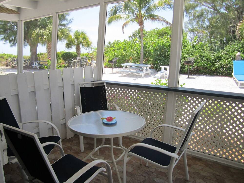 Tropical Winds Motel & Cottages - photo 50