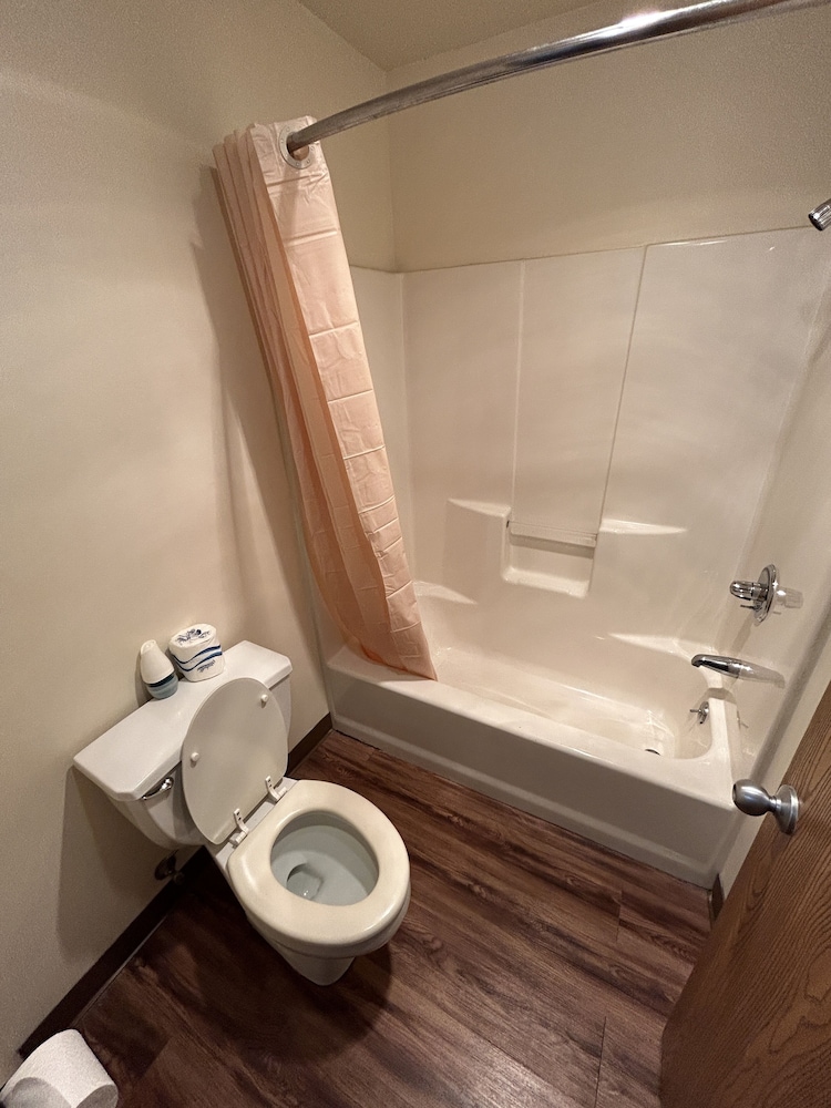 Valley Inn and Suites - photo 58