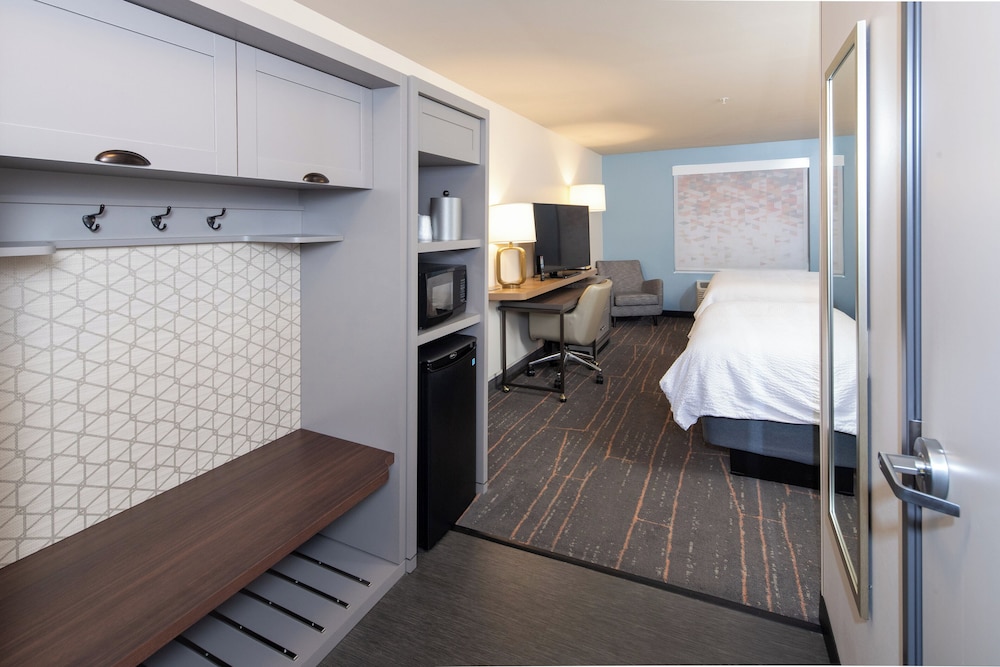 Holiday Inn & Suites Detroit Troy by IHG - photo 14