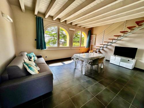 Appartamenti Picedo — 4-Star Luxury Hotel in Polpenazze Del Garda, Italy