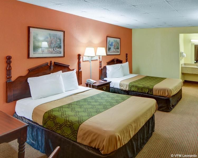 Econo Lodge Marshall - photo 11