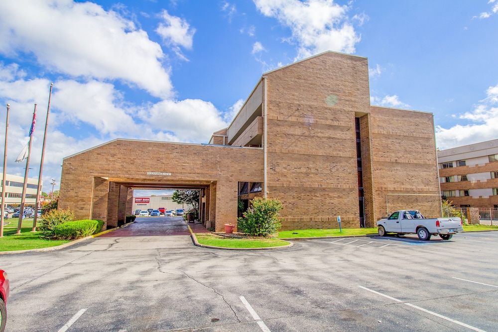 Tulsa Square Hotel Central I 44 By OYO - photo 84