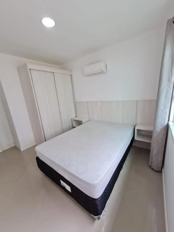 323 Cobertura com 03 dormitórios e Jacuzzi apenas a 50m da praia de Bombas
