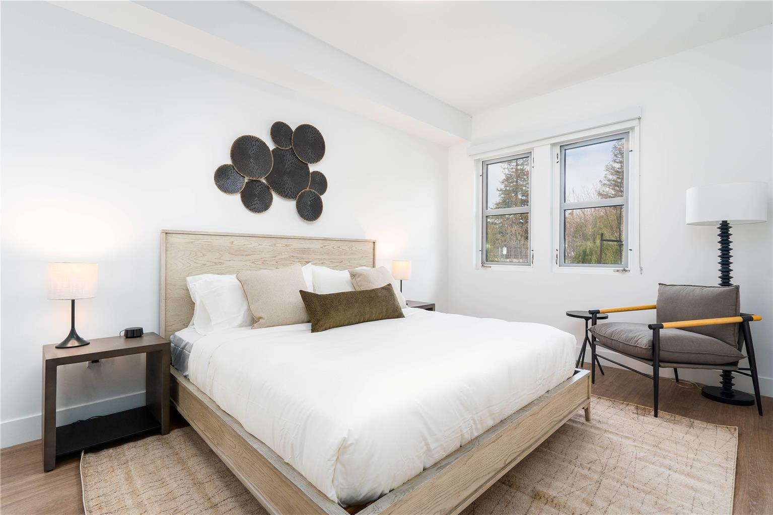 Locale Menlo Park - photo 11