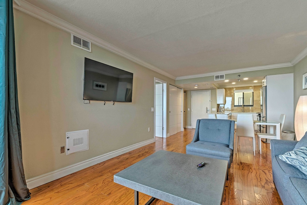 Modern Waterfront Hudson Condo with Resort Pool - photo 5
