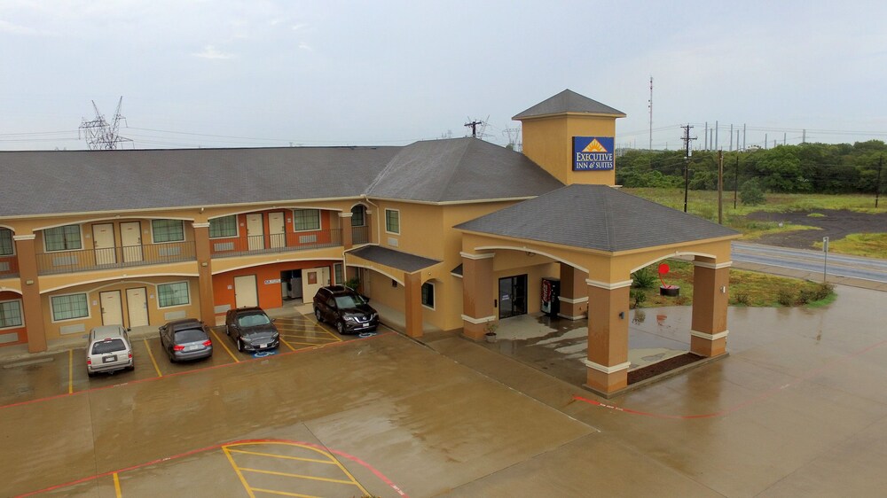 Executive Inn & Suites Jewett - photo 43