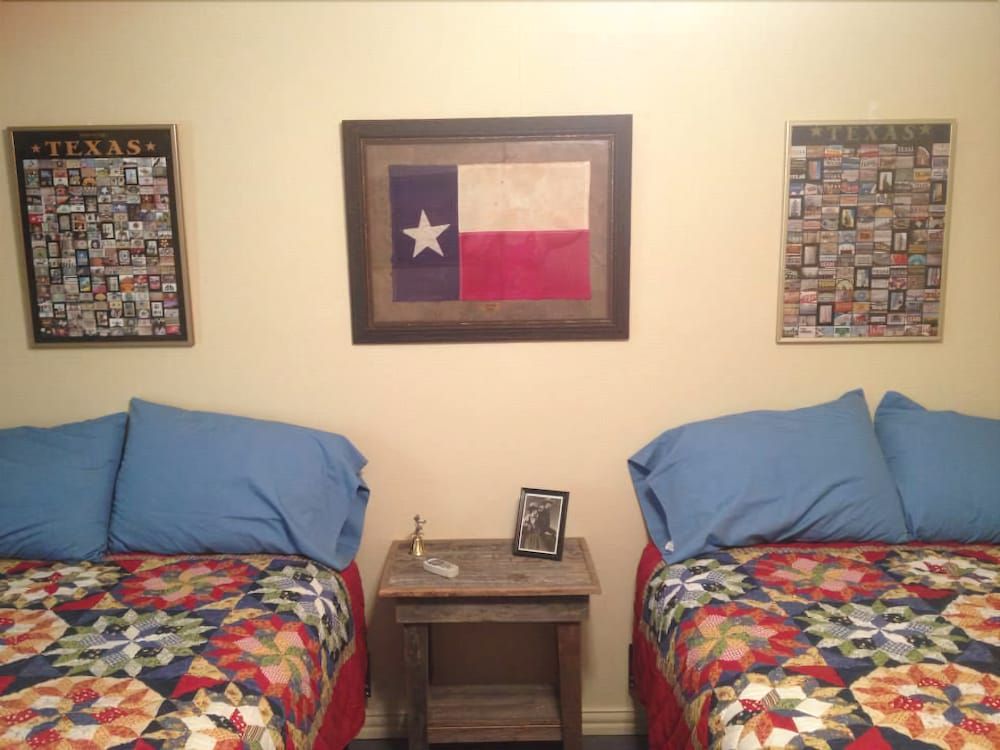 Bluebonnet Inn - photo 17