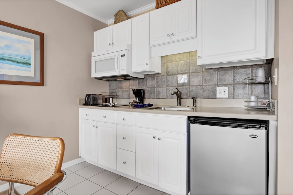 Sandpeddler Inn & Suites - photo 140