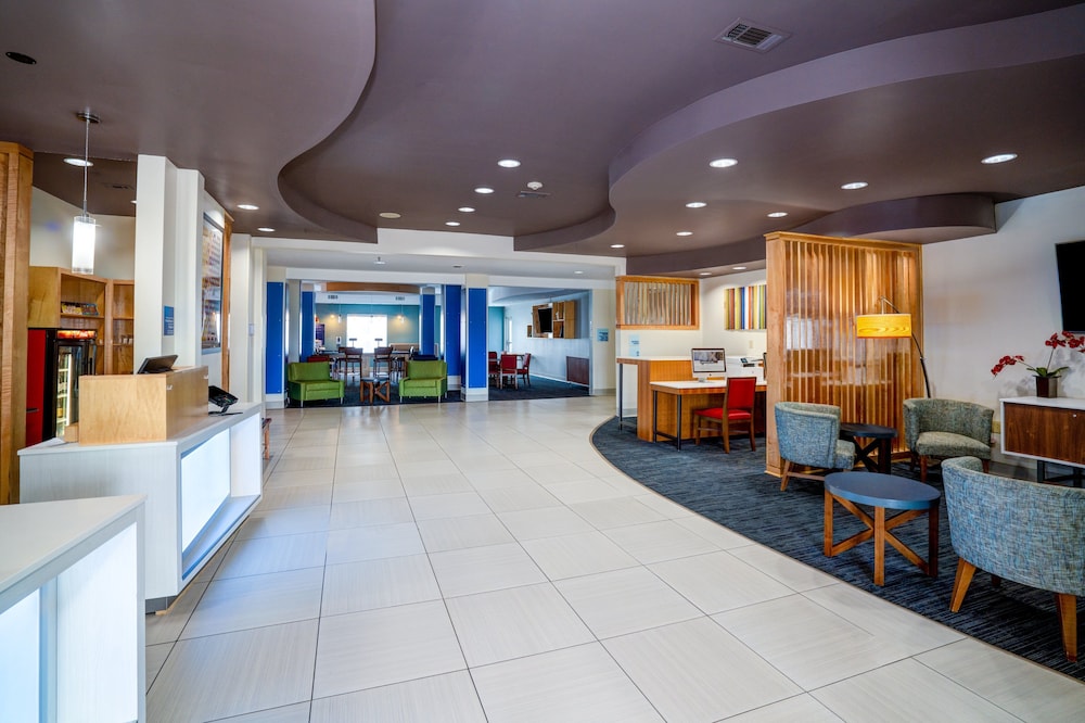 Holiday Inn Express and Suites Winona North by IHG - photo 53