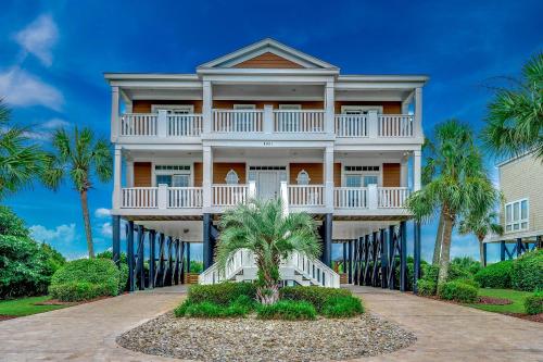 The Oasis — 4-Star Luxury Hotel in Myrtle Beach, United States