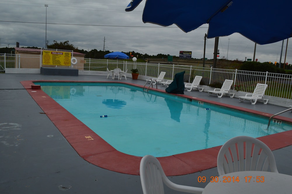 Super 8 by Wyndham Tifton - photo 34