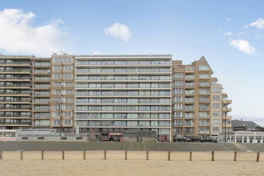 Flat in Blankenberge With Stunning Sea Views — 4-Star Luxury Hotel in Blankenberge, Belgium