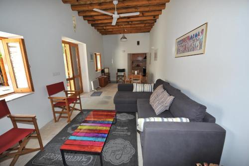 Annis House