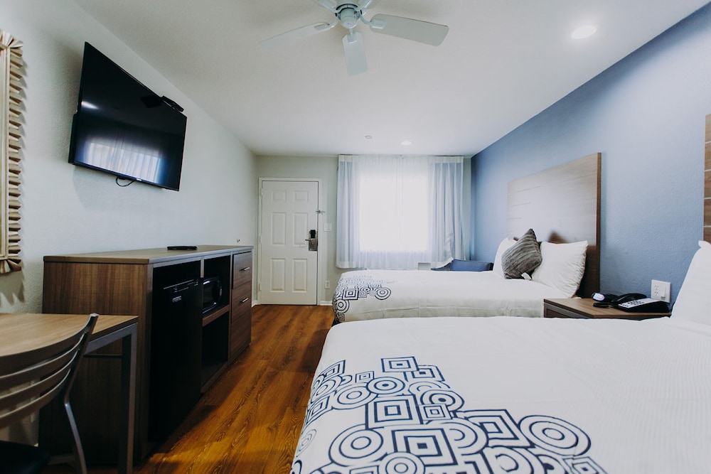 Scottish Inns and Suites Near Kemah Boardwalk - photo 14