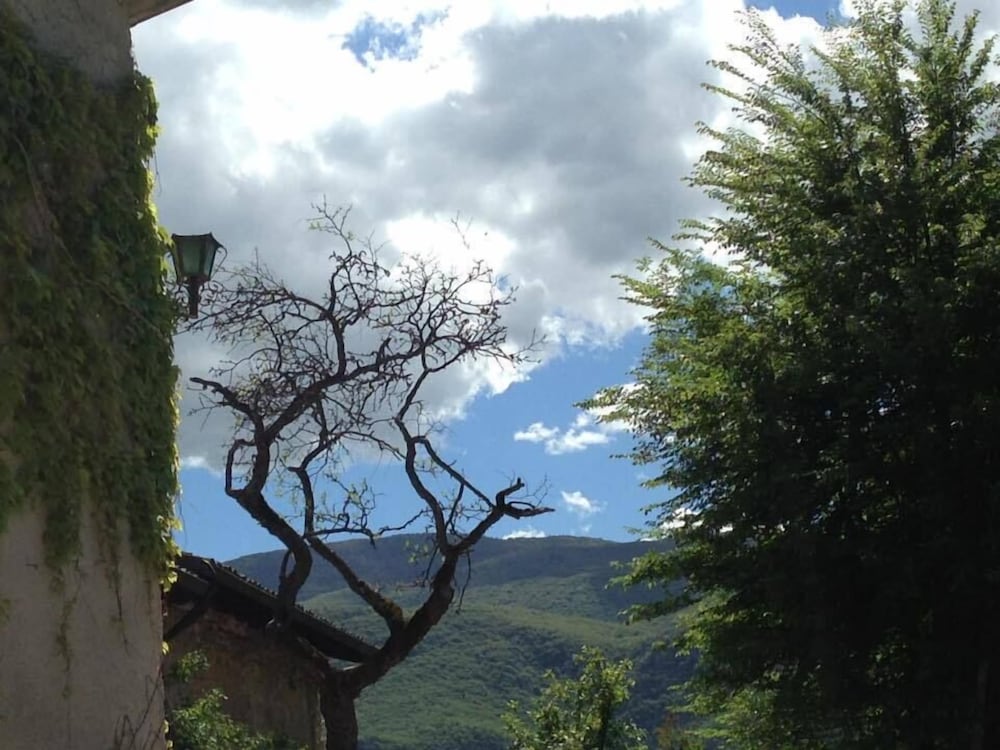Alle Vecchie Querce - carbon neutral hotel in Fontecchio