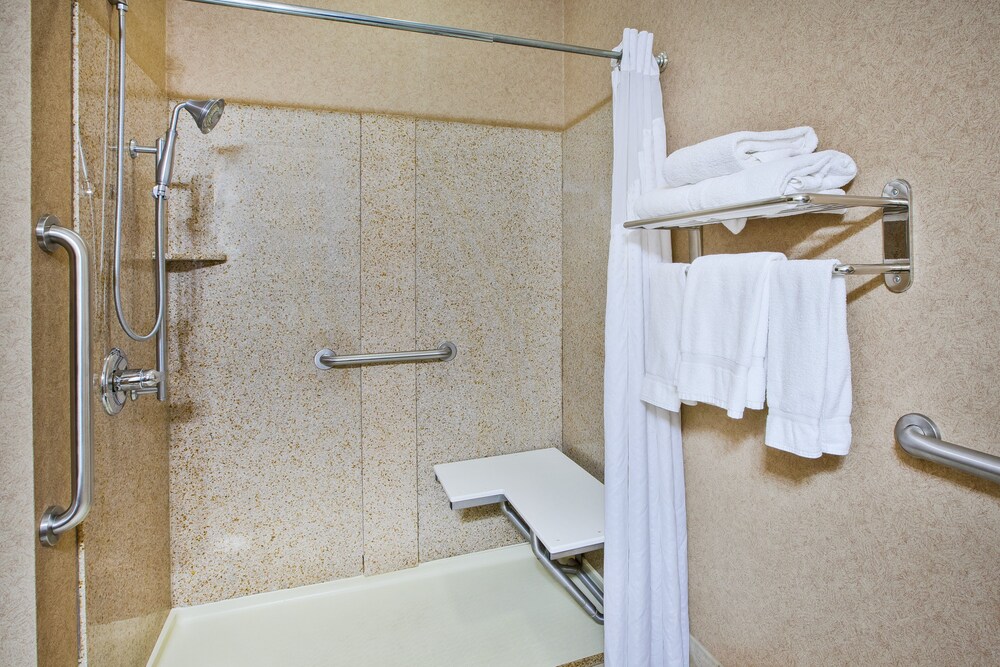 Holiday Inn Express & Suites Montpelier by IHG - photo 36
