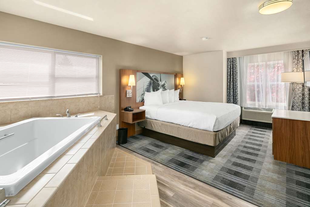 Executive Residency by Best Western Navigator Inn & Suites - photo 19
