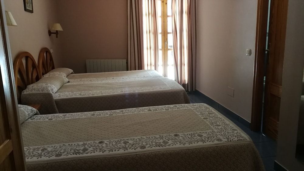 Hostal Casa Lacreu — Sahun — photo 5